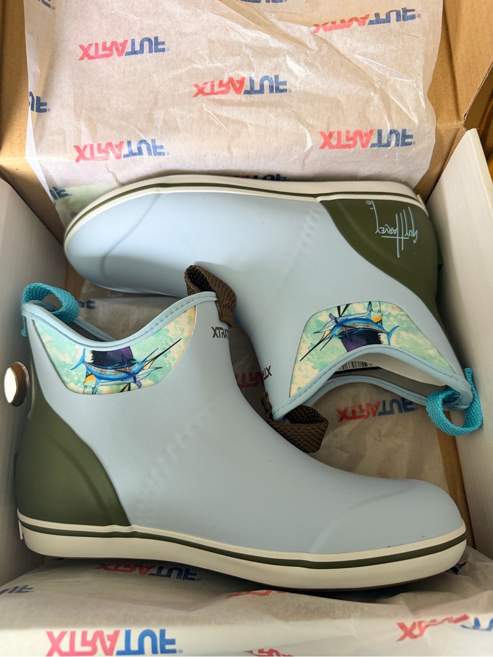 Xtratuf men’s size 8 / women’s size 9.5